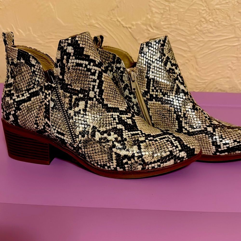 MIA snake skin booties sz 8